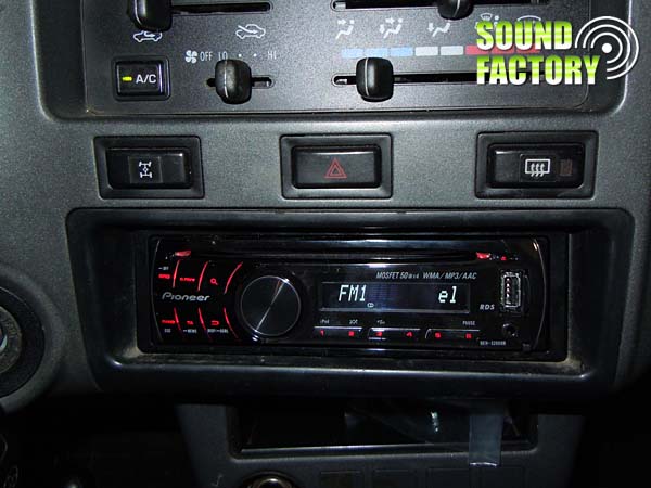 Уставновка: Автомагнитола в Toyota RAV 4 Установка: Автомагнитола в Toyota RAV 4
